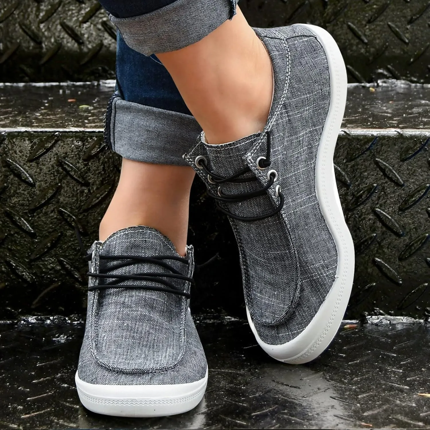 Gumipy Women's Fashion Sneakers, Christmas Print Canvas Shoes Flat Round Toe Non-Slip Flat Shoes Slip On Loafers Shoes